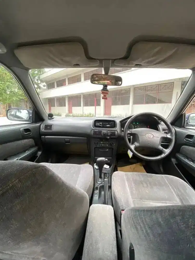 toyota corolla (2000)
