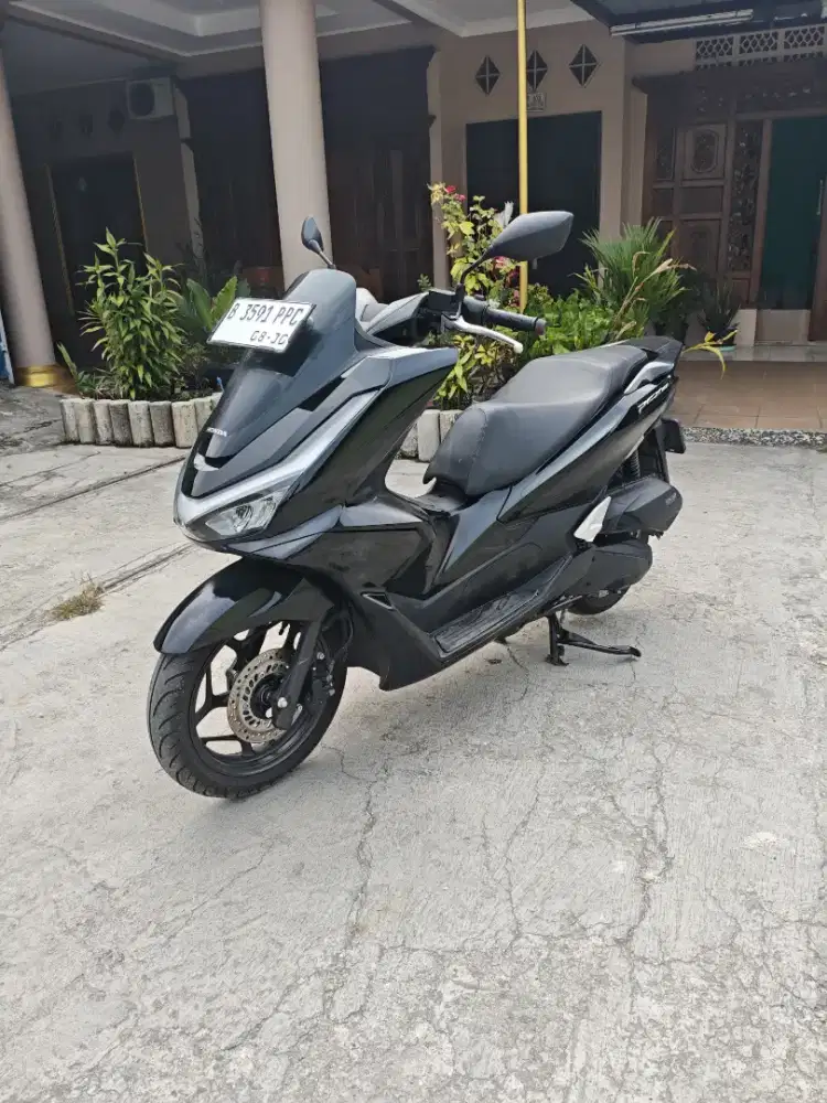 HONDA PCX 2025 HITAM