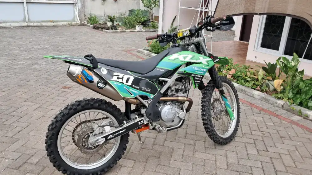 Kawasaki klx 230r 2024