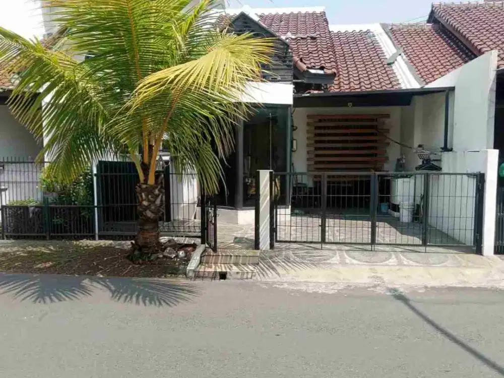 Rumah dalam Kompleks di Metland Menteng, Jakarta Timur