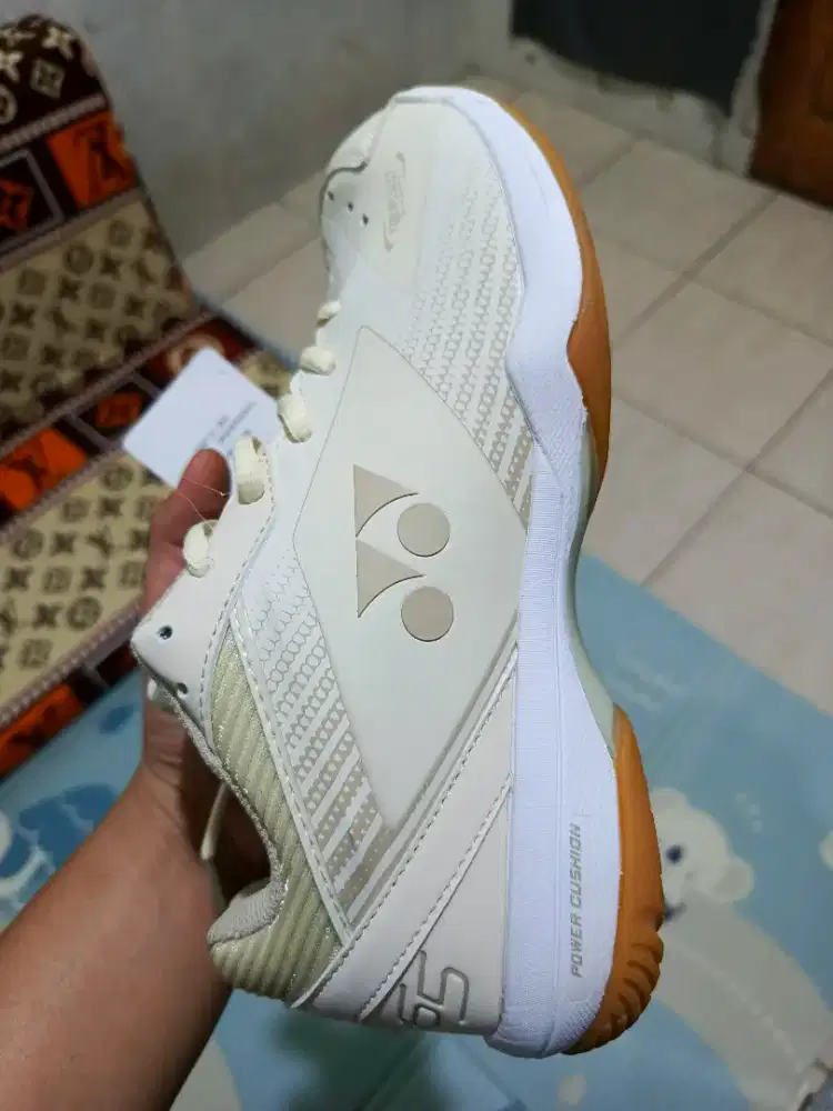 SEPATU BULUTANGKIS BADMINTON YONEX SHB 65 Z3