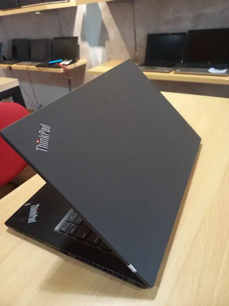 Dijual cepat Lenovo T14S 16/512 GB