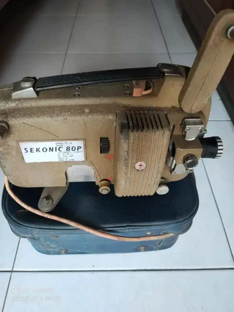 Proyektor Mini Jadul (buatan 60/70) barang antik