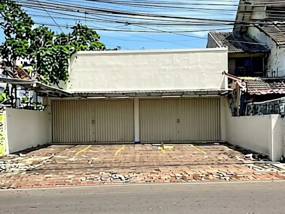 Dijual Ruang Usaha Strategis Pinggir Jalan di Jakarta Selatan, Carport muat 10 Mobil ND 18513