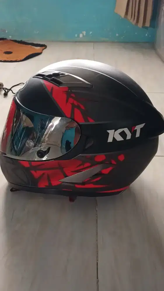 Helm Full Face KYT