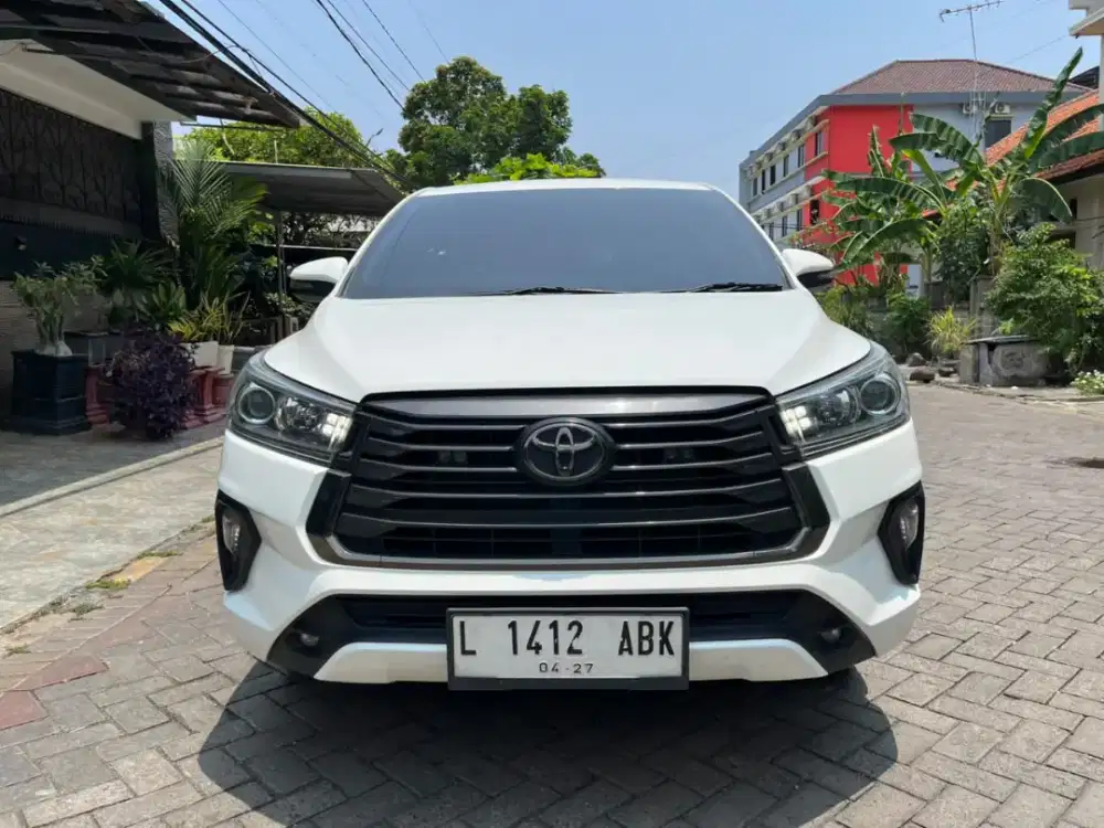 TOYOTA INNOVA 2.4 V Matic 2024