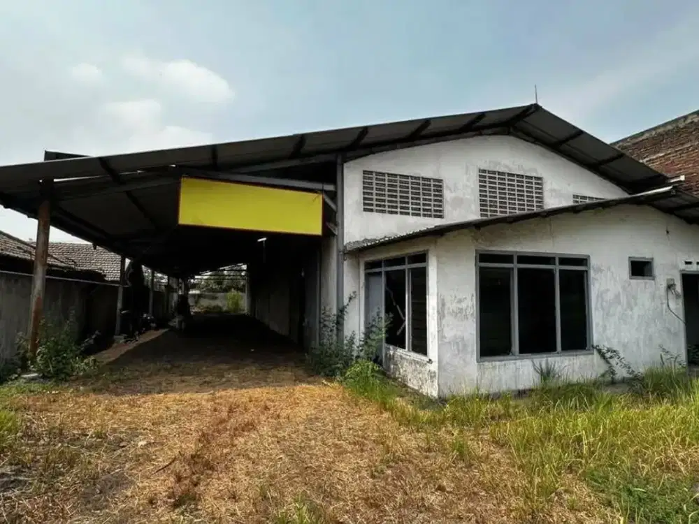 Dijual Gudang Raya Krikilan Driyorejo Gresik Dekat Tol Akses Trailer 40 Feet SHM