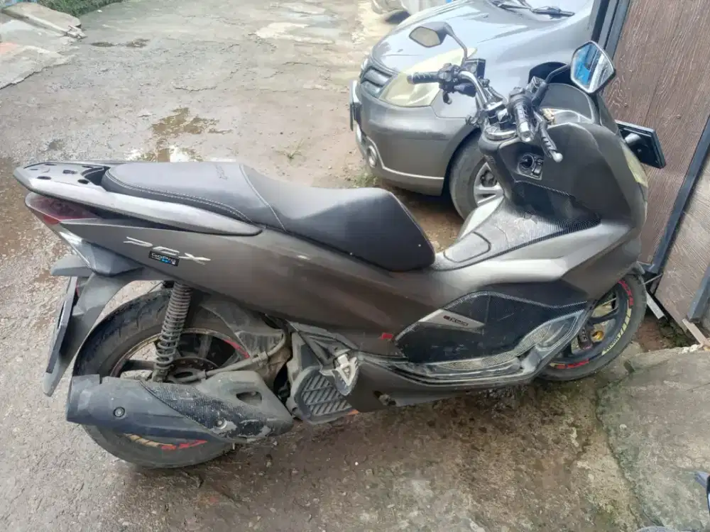 Di jual Honda PCX 2019 warna abu-abu