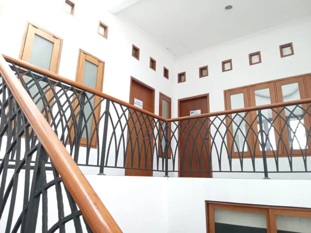 *UPDATE HARGA* DI SEWAKAN BISA RUMAH SIAP HUNI UNTUK KANTOR DAN TEMPAT TINGGAL  JL CIREBON MENTENG JAKARTA PUSAT