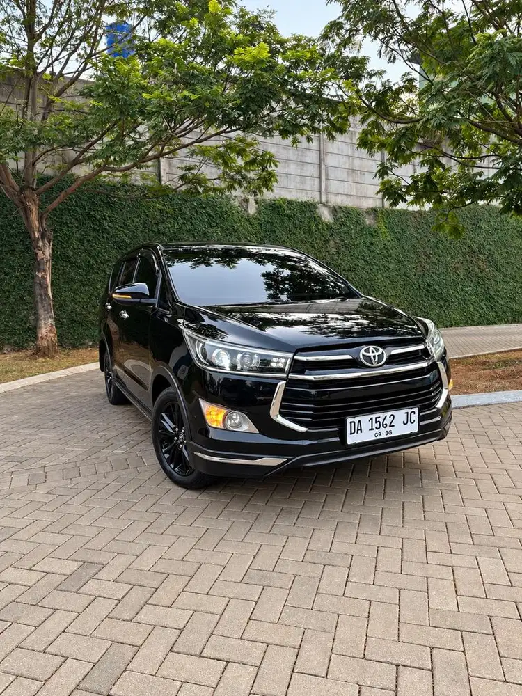 Innova Venturer Diesel 2017