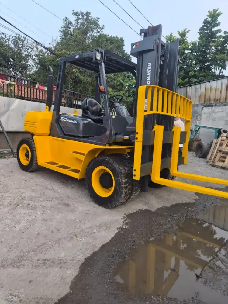 Forklift 5 Ton Komatsu Siap kerja barang Istimewa