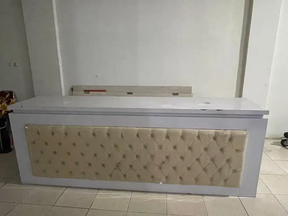 Meja receptionis/meja kantor