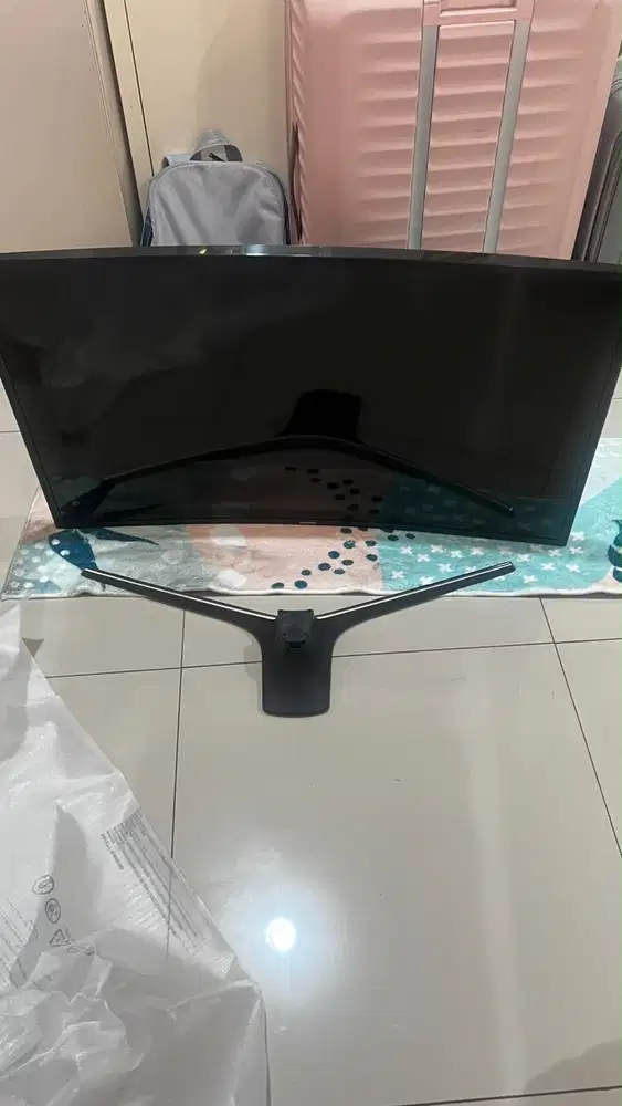 TV Samsung Curved UHD TV 6 series 6300 40”