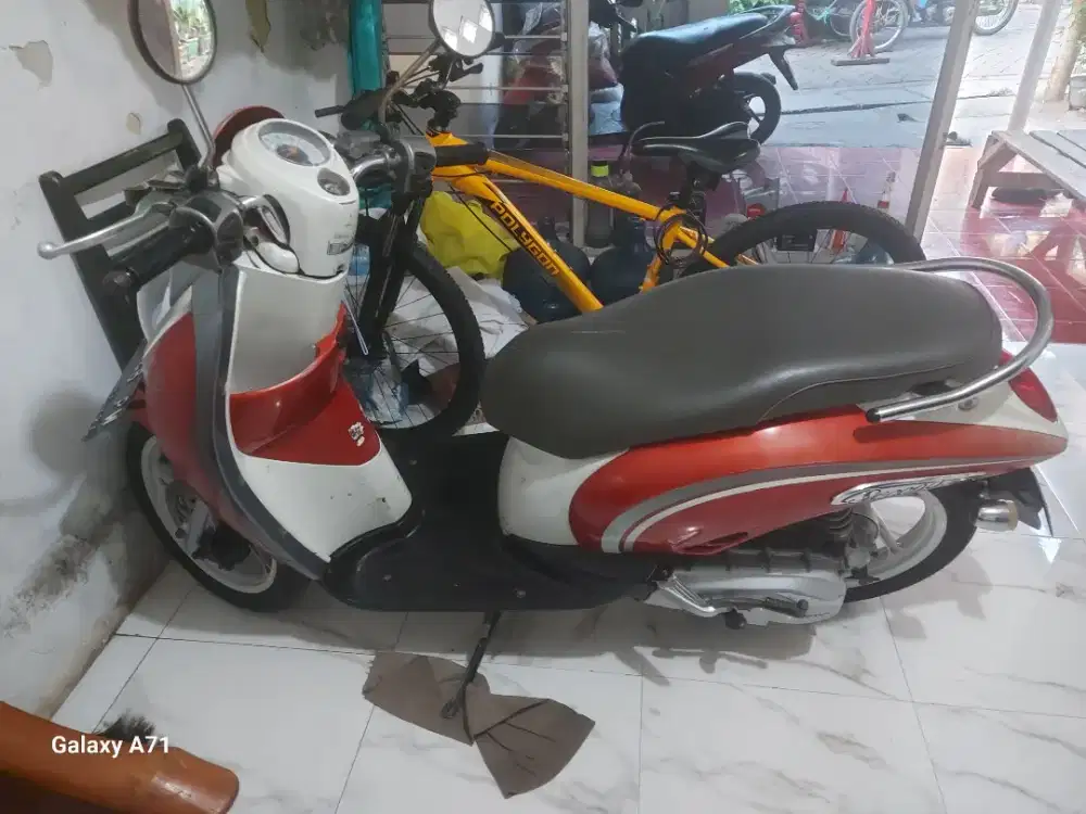 Jual scoopy 2011 lengkap