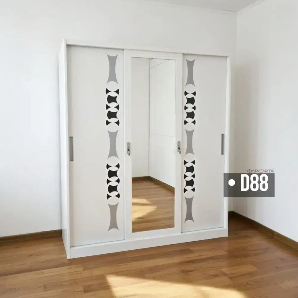 Lemari Pakaian Besi 3 Pintu Sliding Jumbo Importa OKELO S04 FM D88