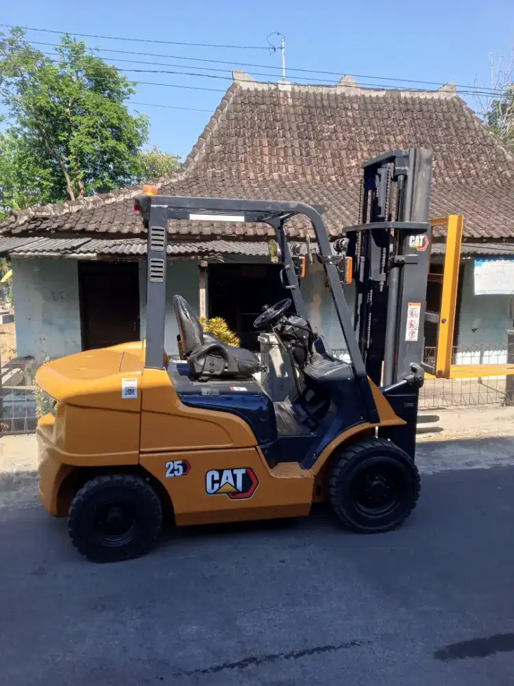 Forklift 2,5 Ton Caterpillar 2021