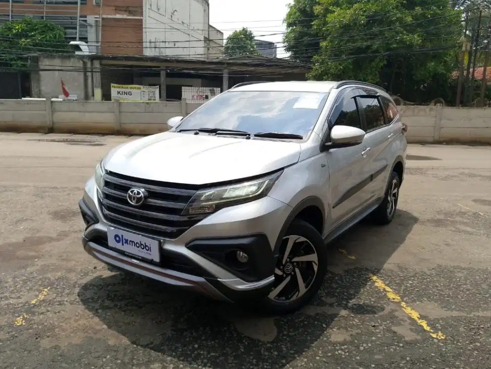 Garansi 1 Th - Toyota Rush 1.5 TRD Sportivo Bensin AT 2018 Silver