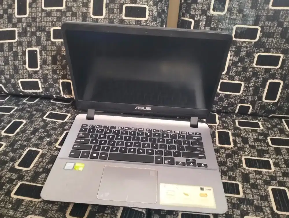 Asus vivobook x407u core i5 gen 8/RAM 8GB SSD 128+HDD 500/VGA Nvidia