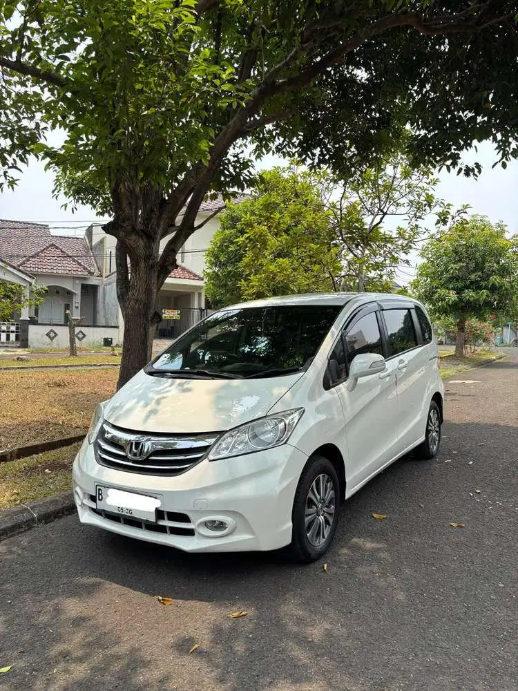 Honda Freed SD AT 2014 Audio Stir Bensin