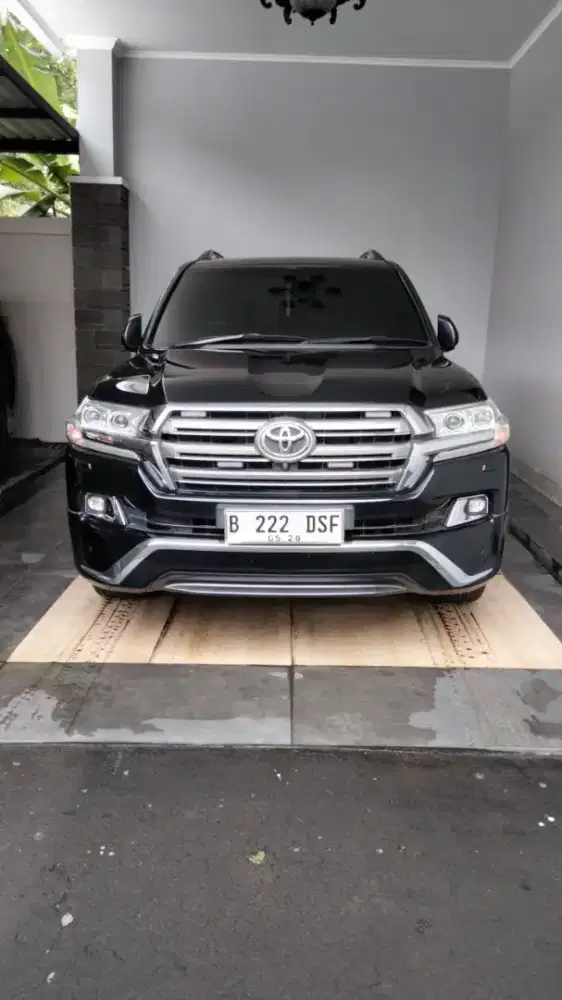 Landcruiser vxr200 2018