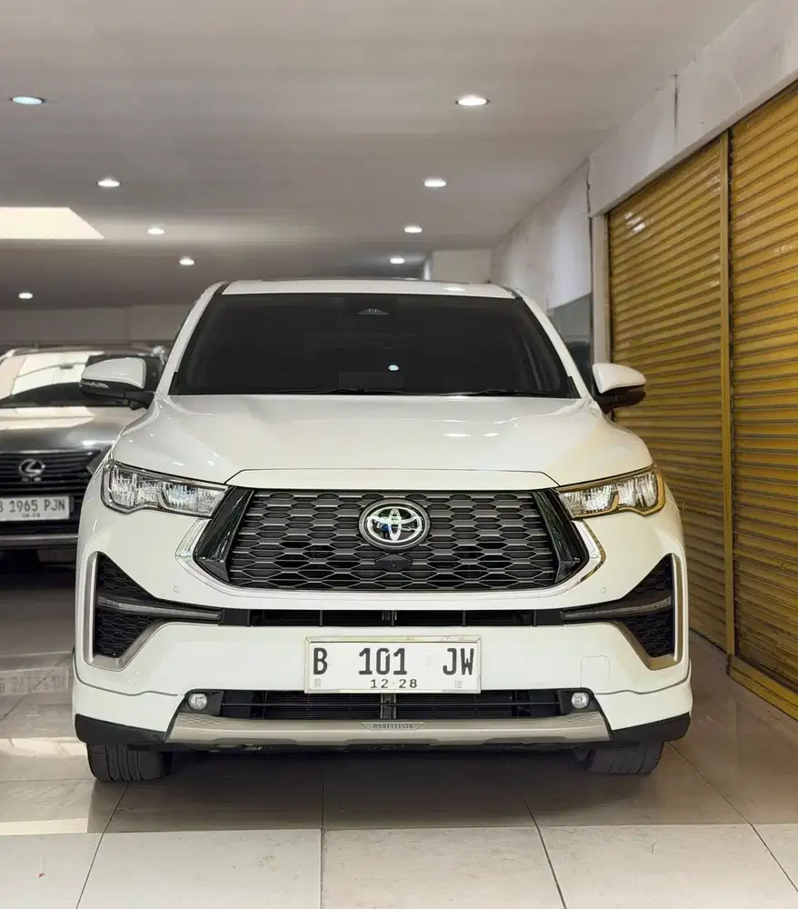 Kijang Innova Zenix 2.0 Q TSS Hybrid Modelista 2023 Putih Vieta Motor