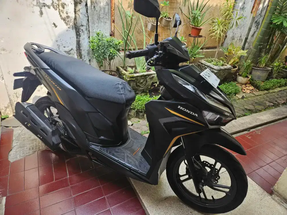 Honda Vario 125 Cbs Iss Keykess 2023 Hitam doff.