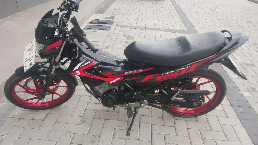 DIJUAL CEPAT BU - Satria F150 2015 Hitam Merah
