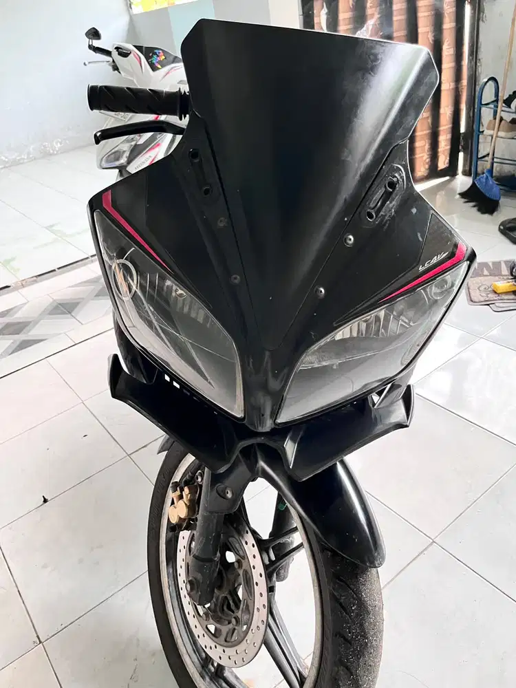 Yamaha R15 V2 tahun 2015