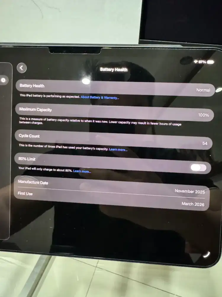 Ipad pro m5 wifi only inter mulus masih sangat baru sekali