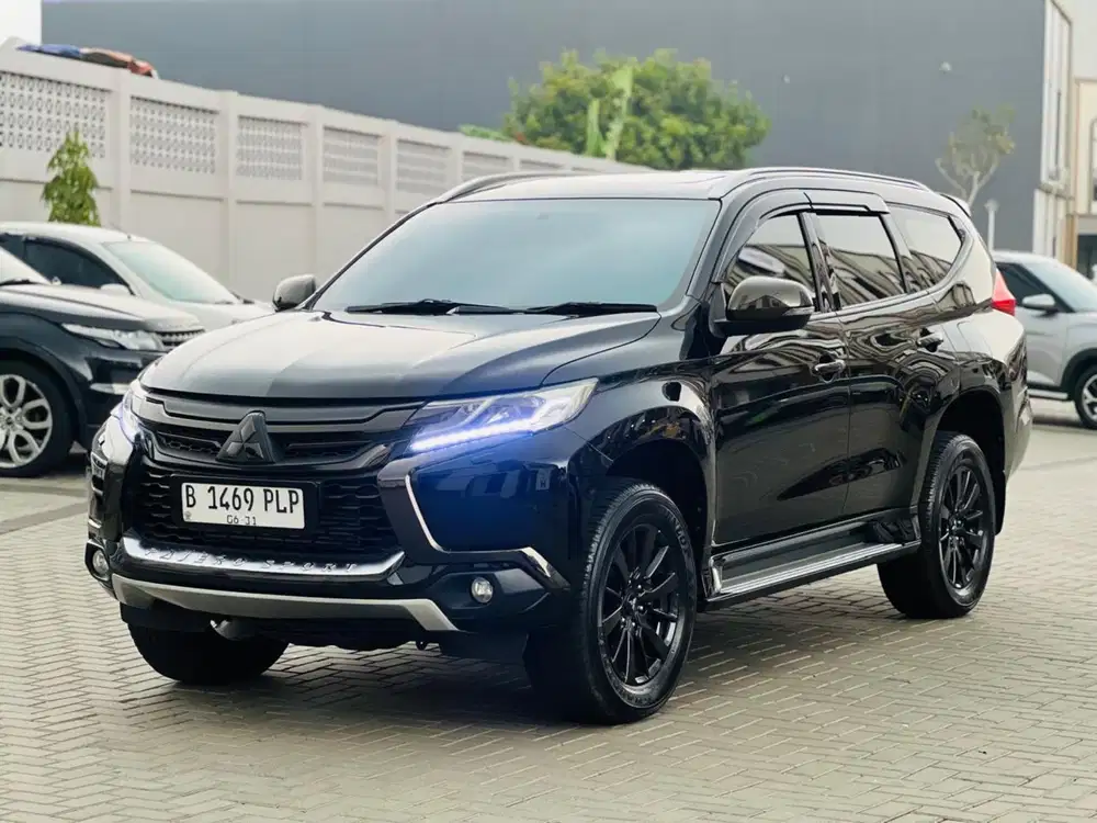 mitsubishi pajero sport 4x2 dakar at diesel 2016 km110rb hitam 2017