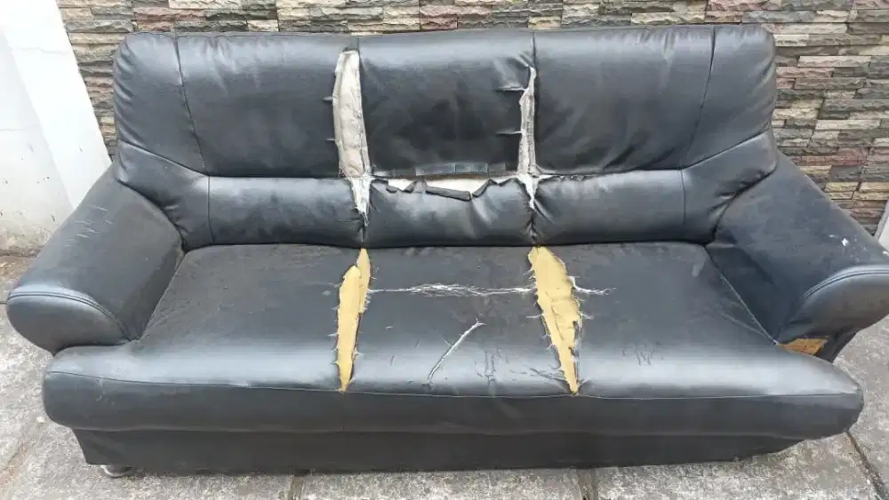 FREE Sofa 3 seater kondisi seperti di foto