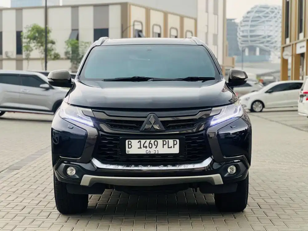 Mitsubsihi Pajero Sport Dakar 4x2 Sunroft Diesel 2016 Hitam CBU 2017