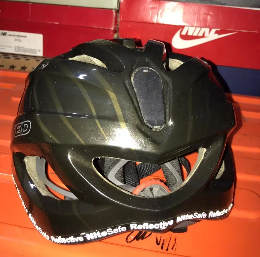 Helm Sepeda United bonus helm anak