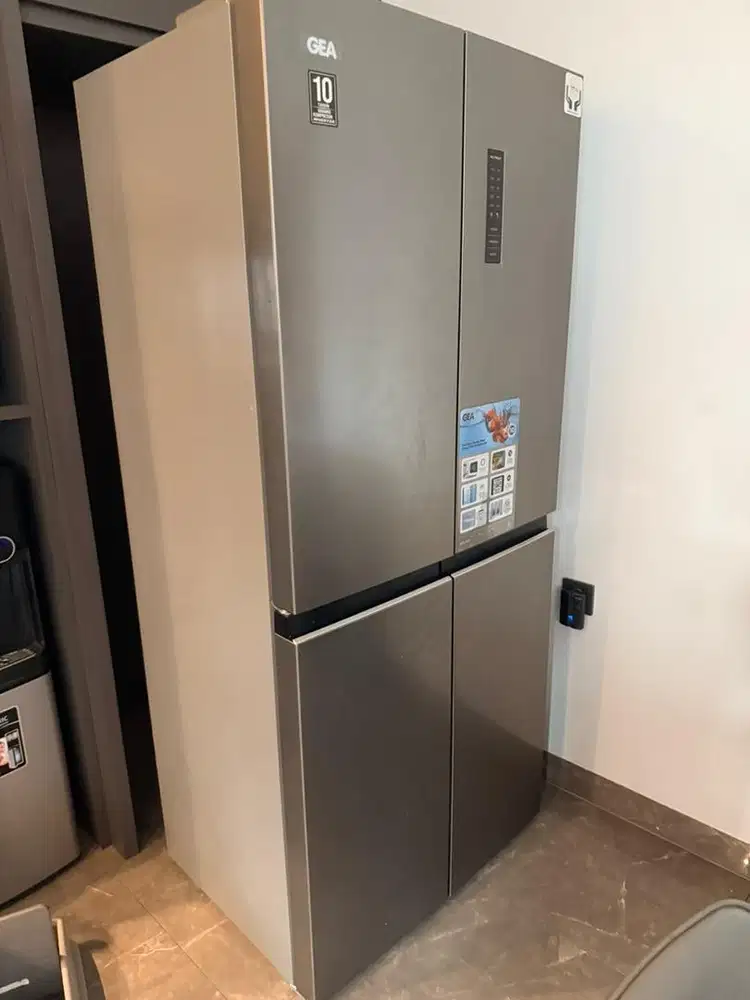 Kulkas 2 pintu GEA