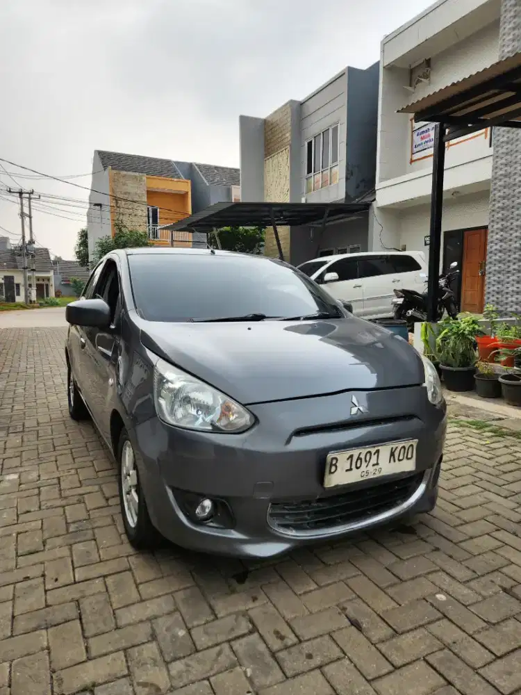 Mitsubishi Mirage Exceed 2012/ AT