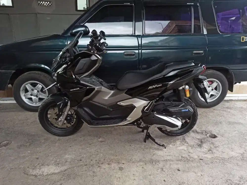 ADV CBS 2025 kumplit mulus km 5 ribu