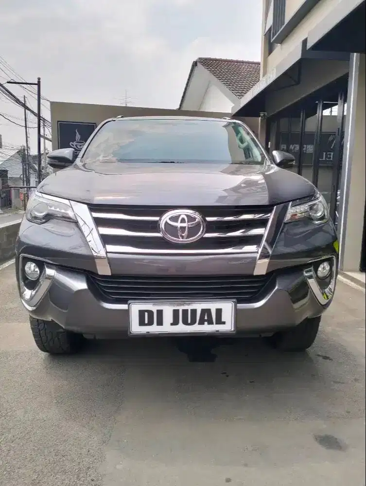 Toyota Fortuner SRZ Bensin 2017 – Kondisi Istimewa, Siap Pakai!