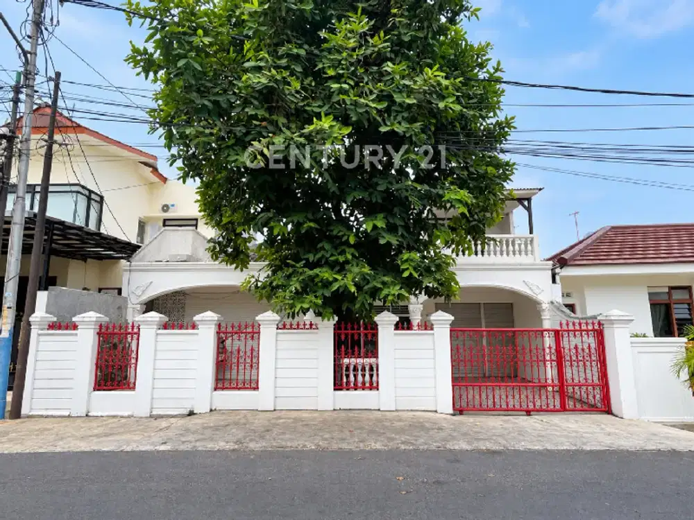 Rumah 1,5 Lantai Di Kampung Ambon, Kayu Putih