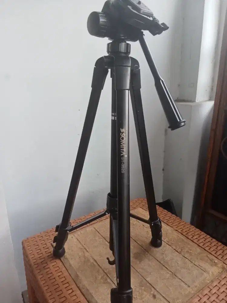 Tripod SOMITA ST-3250, Masih Bagus,COD Cijantung ,Pasar Rebo Dsk