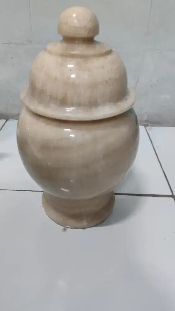 Guci antik koleksi