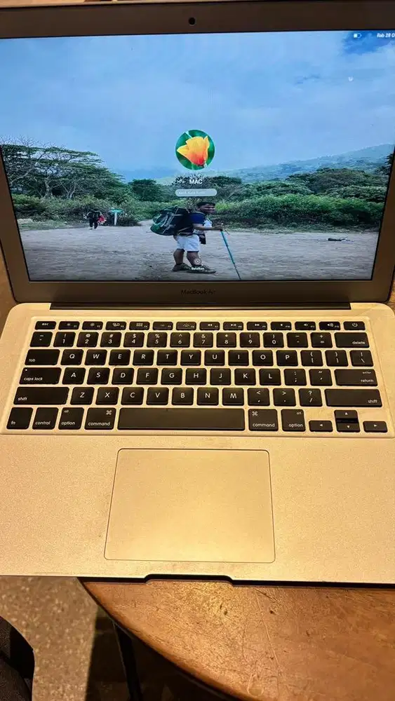 Macbook air 13 inci
