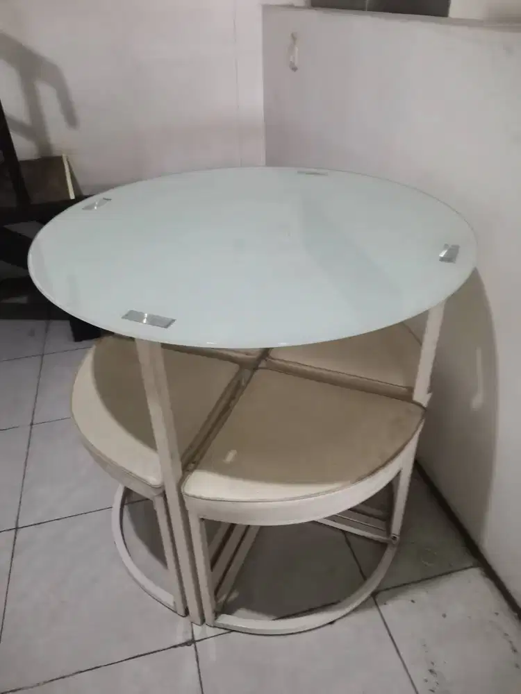 2 Set Meja Makan Kaca Bulat + 4 Kursi ex INFORMA