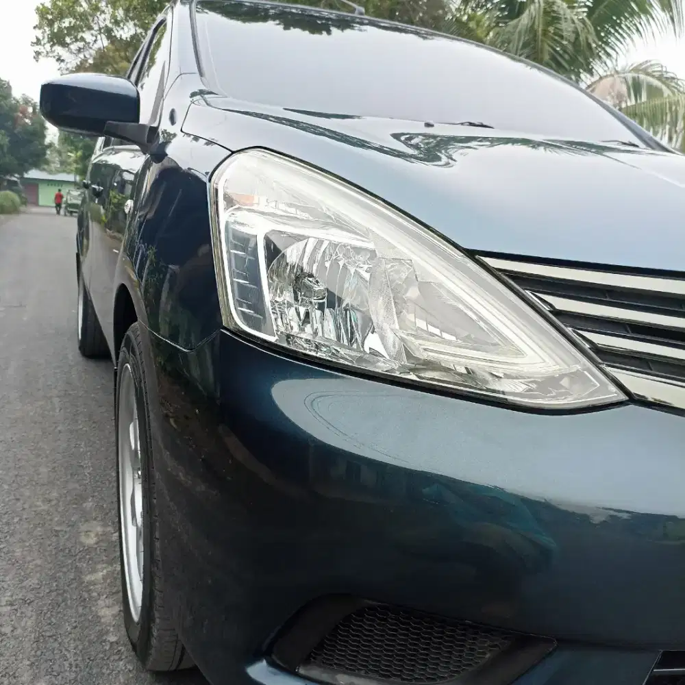 Grand Livina Ganteng Warna Rare