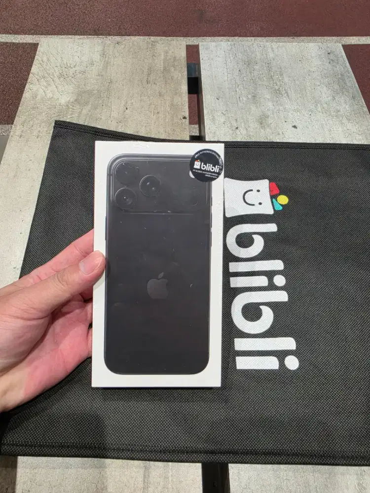 Iphone 18 ProMax 256 Black New