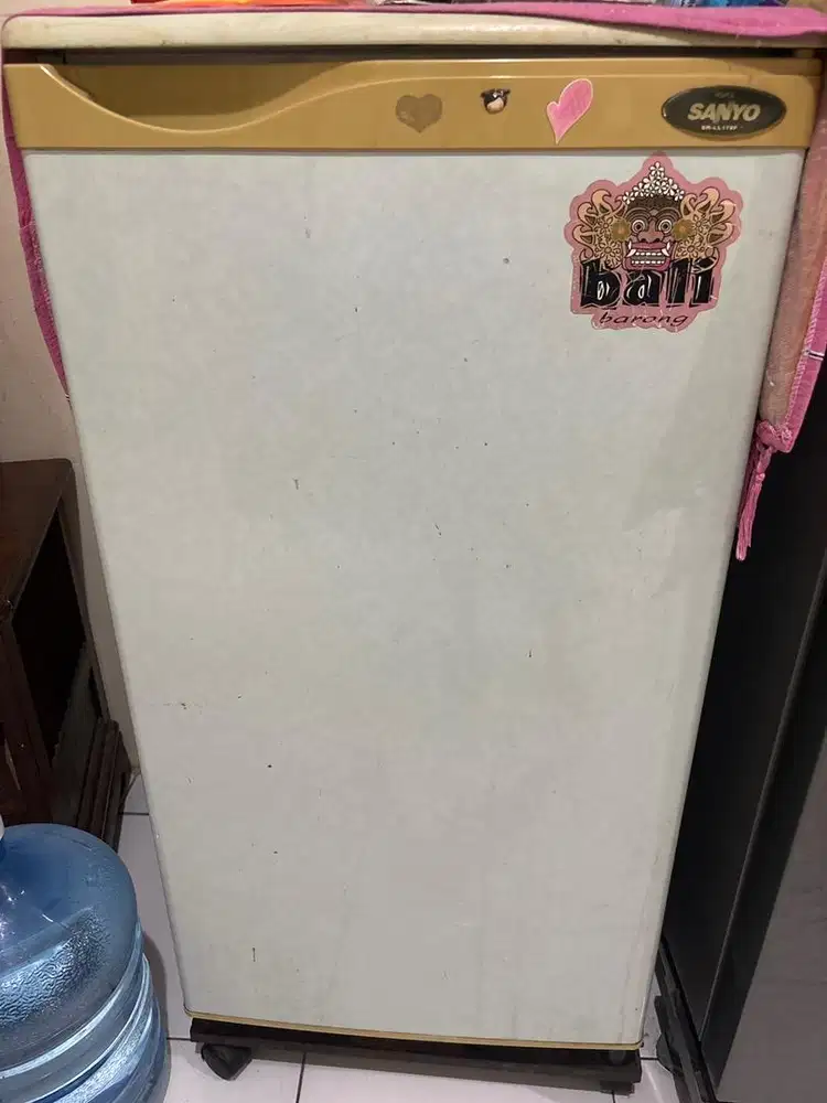 Di jual kulkas bekas merek sanyo