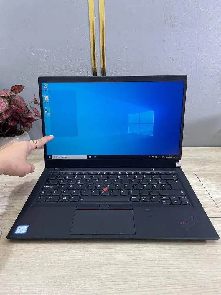 LAPTOP LENOVO X1 CARBON I5 GEN8 16/256 LAYAR 14 INCH TOUCHSCREEN *ET