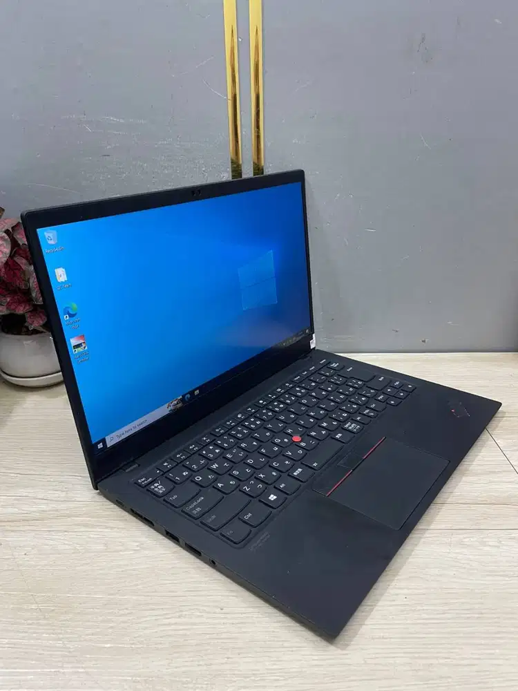 LAPTOP LENOVO X1 CARBON I7 GEN8 16/256 LAYAR 14 INCH *ET