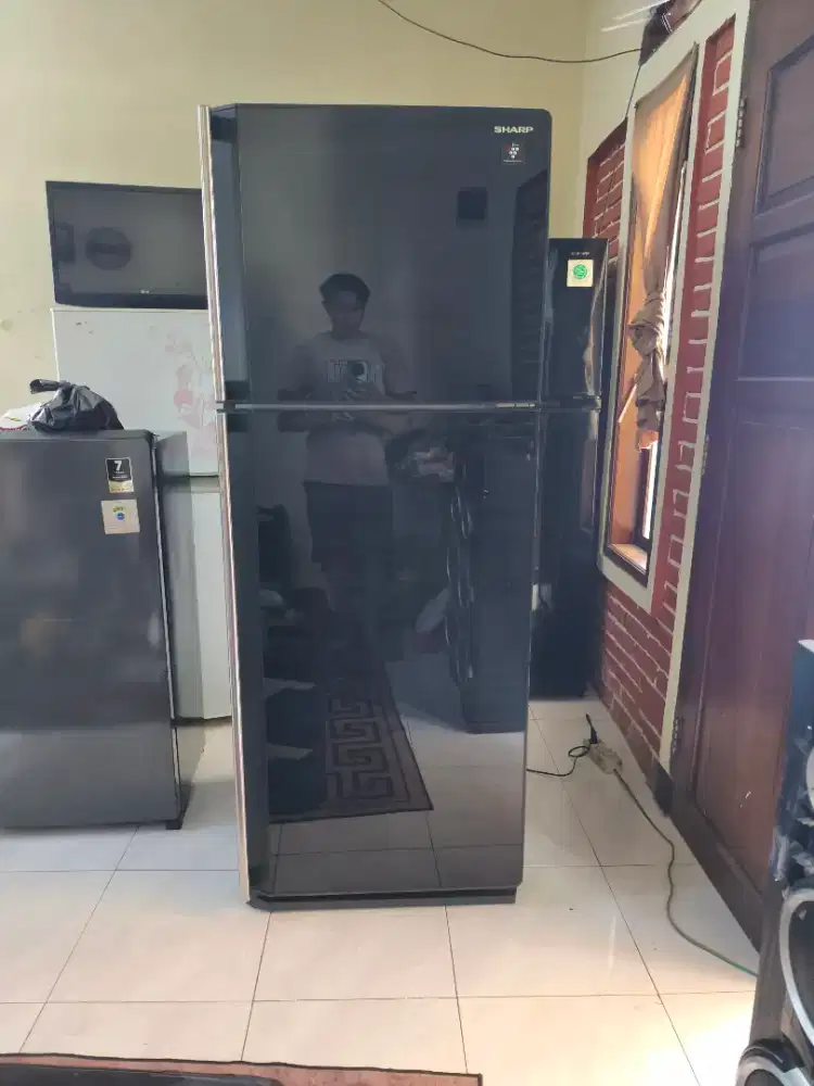 Sharp kulkas jumbo plasmaclaster inverter 400 liter ORI mulus
