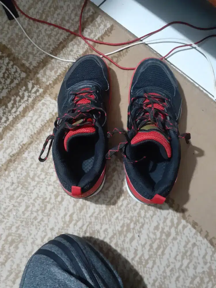 Sepatu bulutangkis