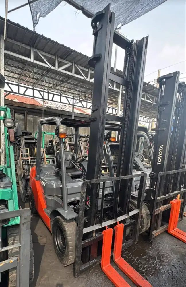 TOYOTA 8FD25 2,5 TON MANUAL LIFT 5 METER READY SIAP KERJA